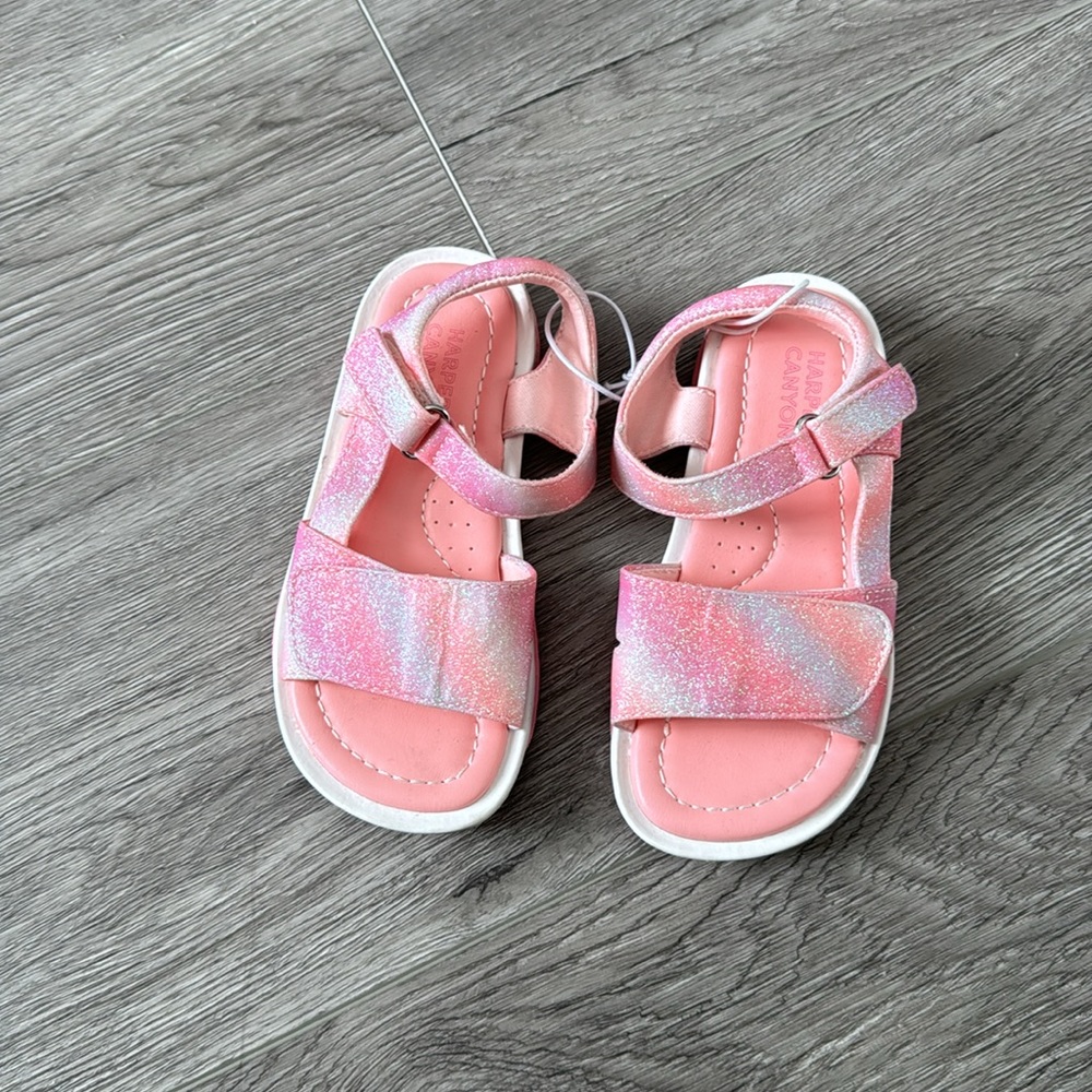 🆕 Harper Canyon Kids Slort Sandal Size 9